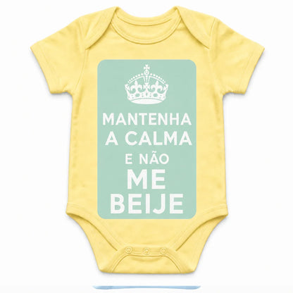 Keep Calm and Don't Kiss Me baby bodysuit in Portuguese, Yellow